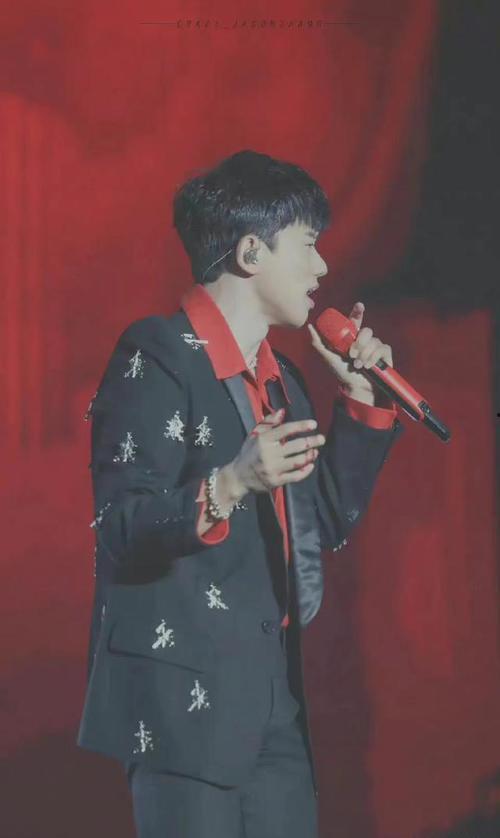 吃瓜最新事件爆料演唱会,吃瓜群众热议的演唱会幕后真相大曝光！